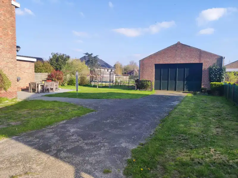 Instapklare woning met alle comfort en bijgebouw foto 2