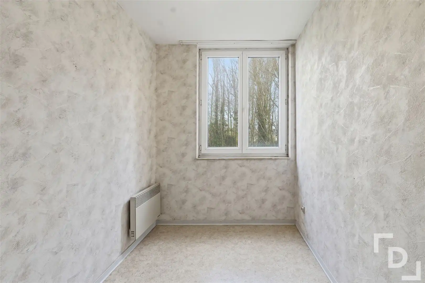 Ruim appartement met 3 slaapkamers en garage te koop in de groene omgeving van Ieper. foto 13