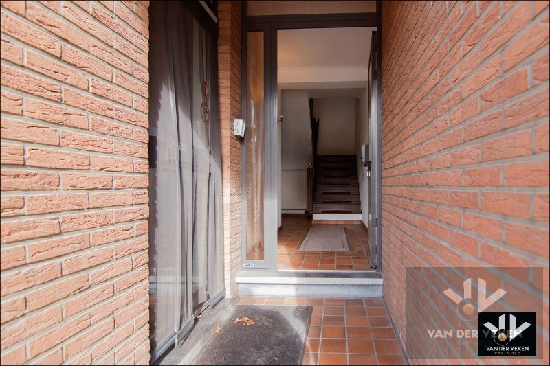 Ruim en zeer goed onderhouden triplex met veel mogelijkheden op goed bereikbare locatie in het gezellige Diepenbeek foto 3