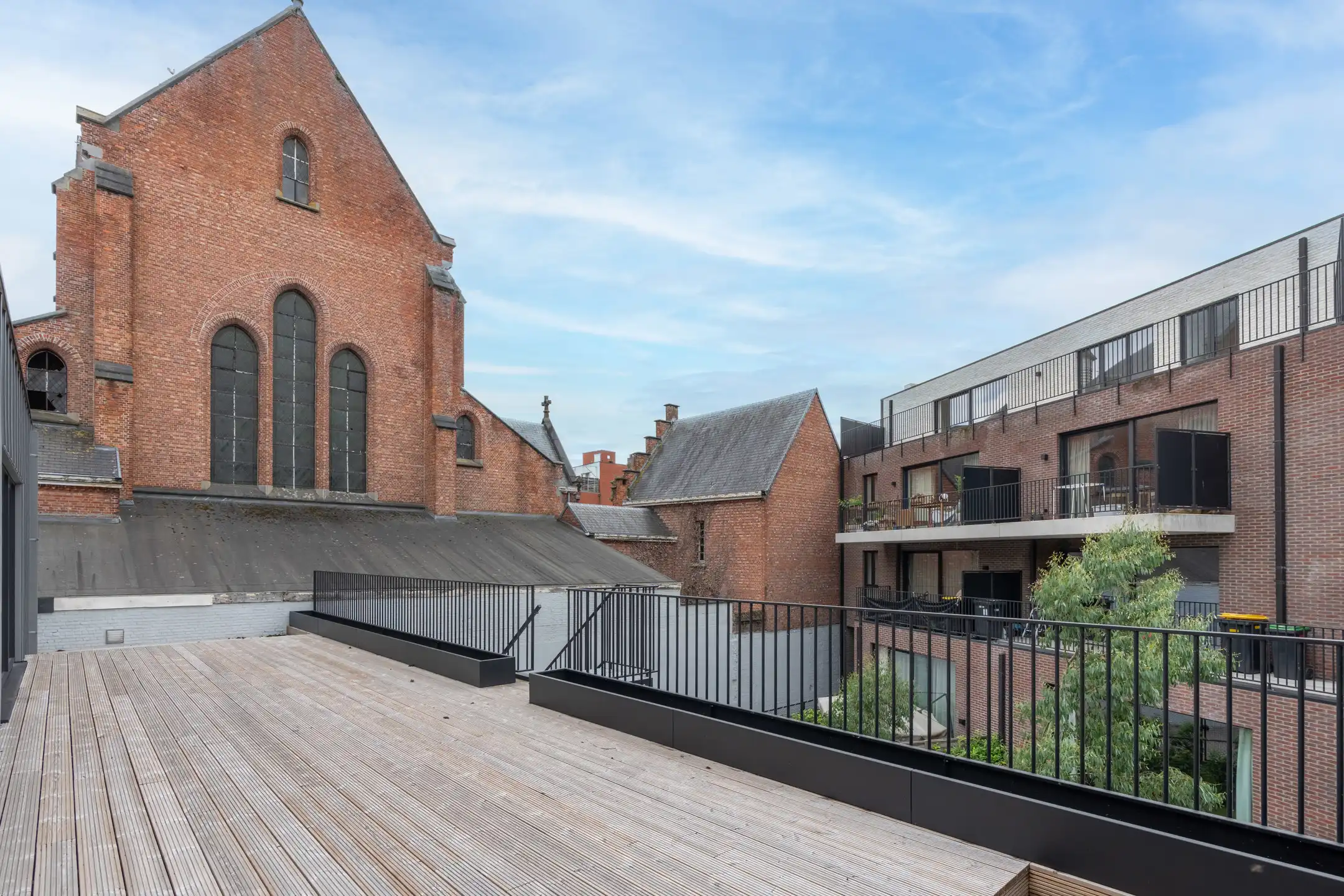 Knappe en lichte loft op de eerste verd. met 2 gr. terrassen foto 9