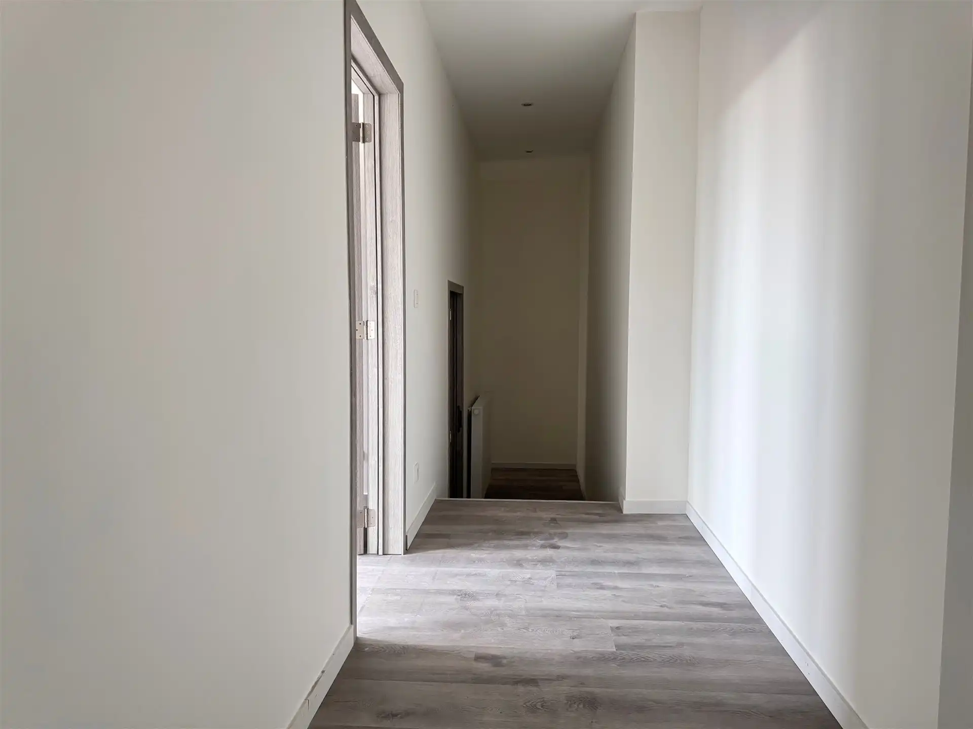 Energiezuinig gerenoveerd appartement met 2 slaapkamers. foto 17