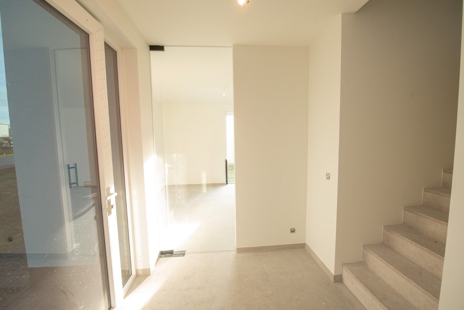 Moderne HOB nieuwbouwwoning met 3 slaapkamers te huur foto 2