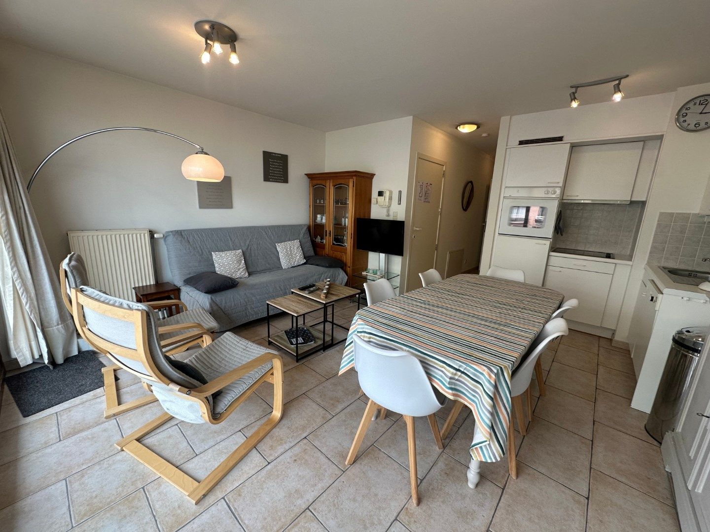 Instapklaar appartement met zeezicht op topligging in Koksijde-Bad foto 4