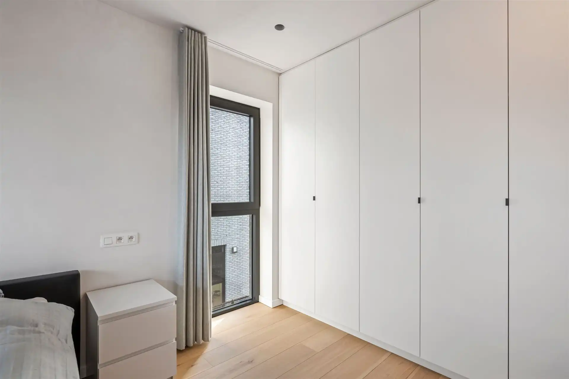 Recente gezinswoning met 5 slaapkamers en losstaande garage op een mooi perceel van 465m² foto 15