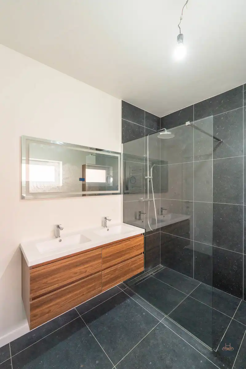 Ruime, recent gerenoveerde gezinswoning op gunstige ligging foto 6