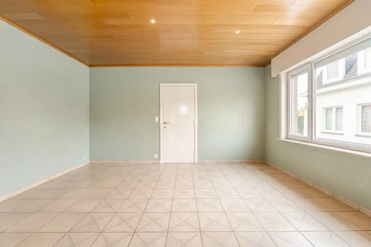 Wonen en werken combineren op toplocatie te Ichtegem - handelswoning met ruime woonst, tuin en garage foto 8