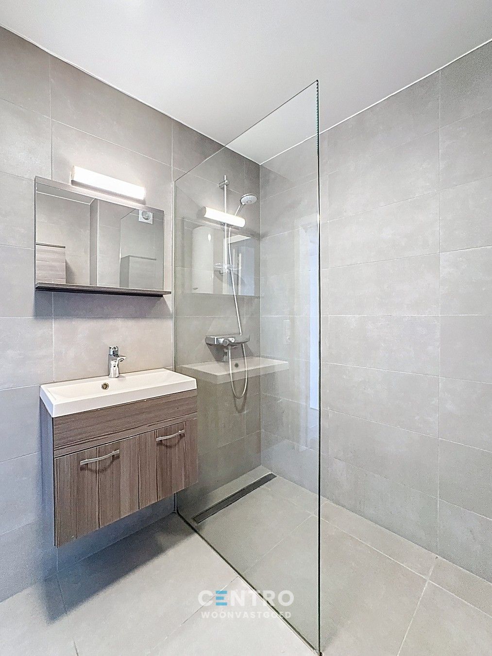 RUIM appartement met 3 slpks, garage én terras! foto 9