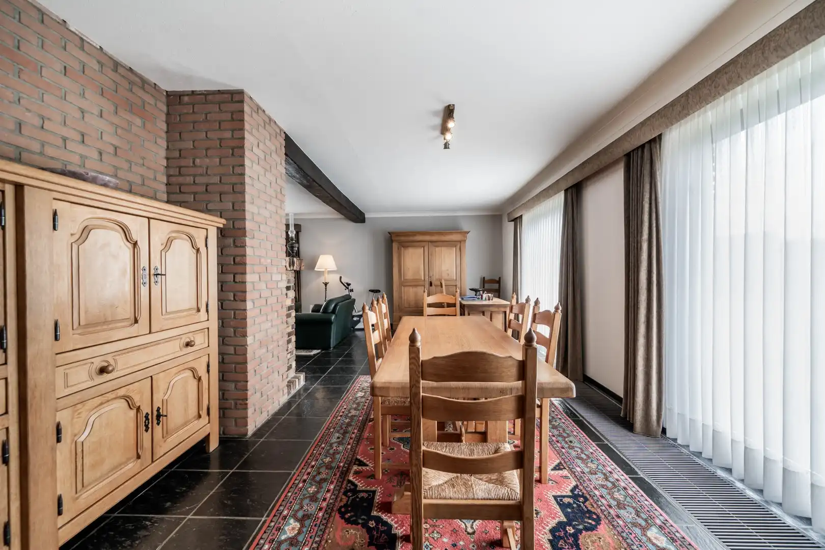 Comfortabele gezinswoning met 3 slaapkamers en verzorgde tuin foto 3
