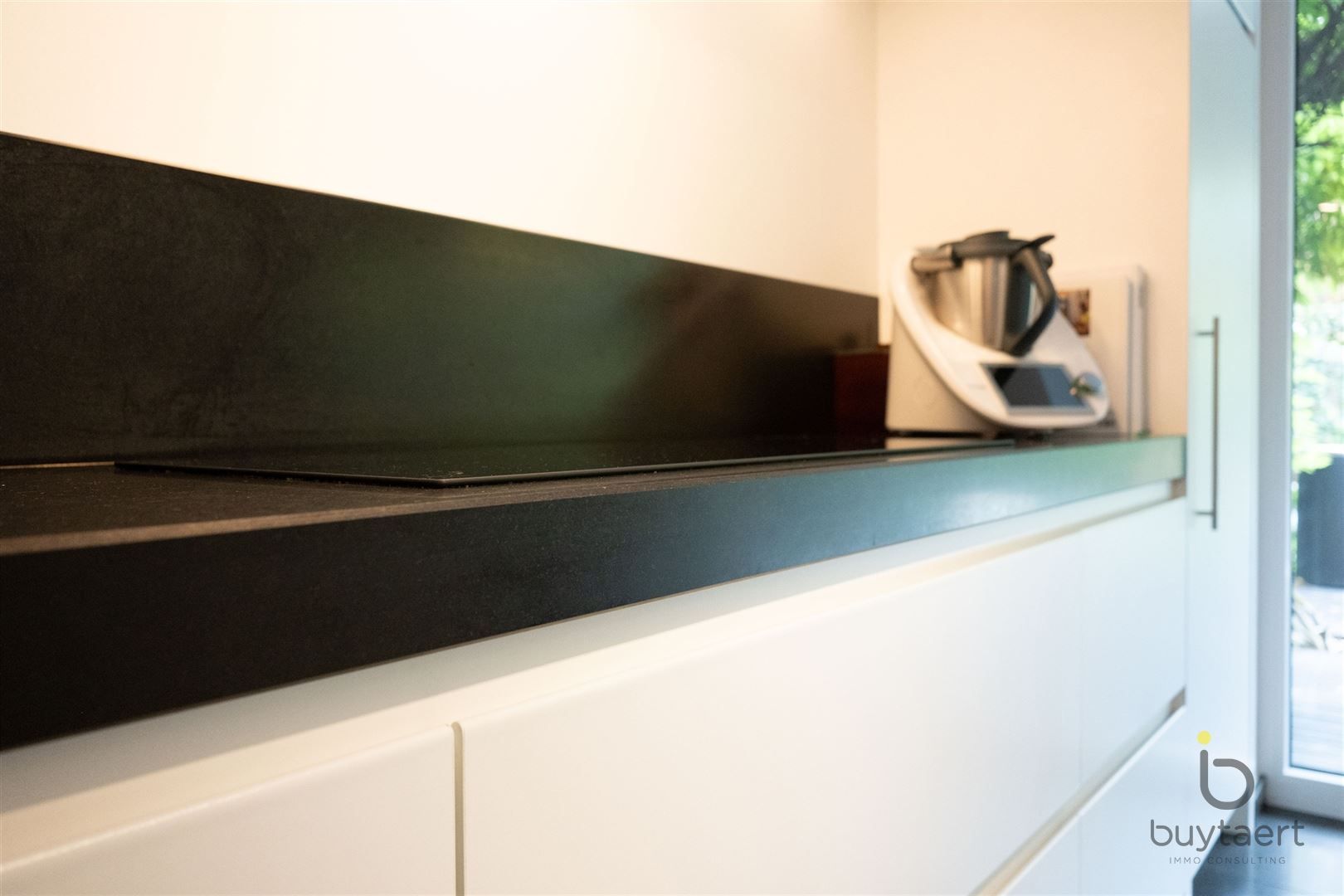 Gezellige instapklare woning met een prachtige groene tuin! foto 25