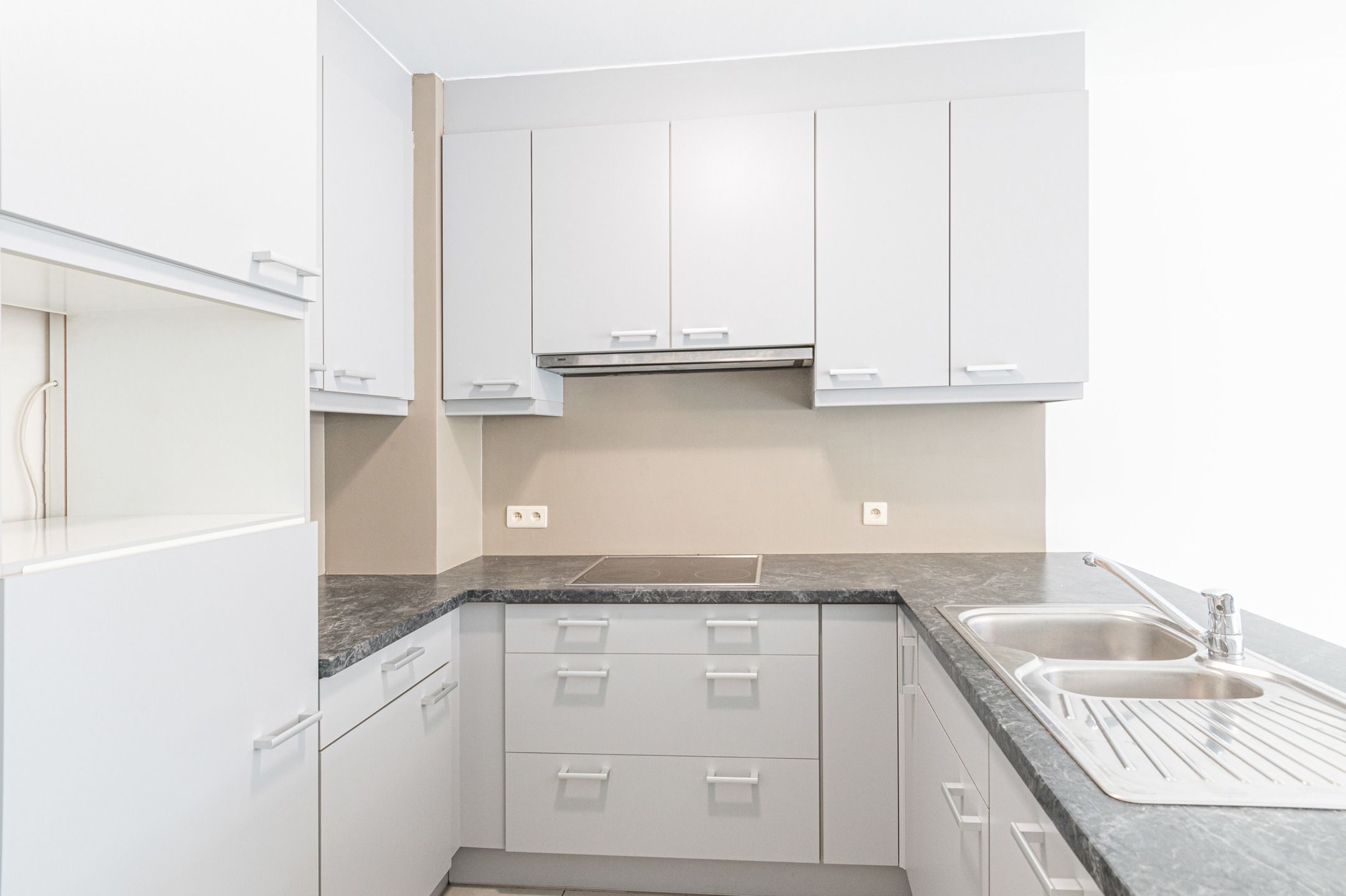 Gelijkvloers appartement met 2 slaapkamers! foto 6