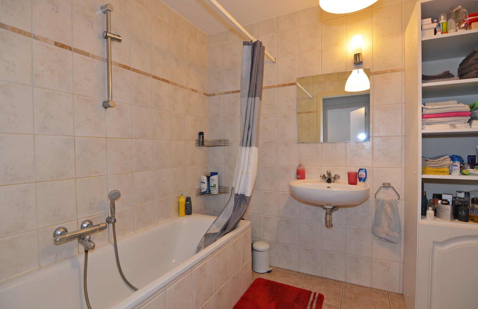 Gelijkvloersappartement met 2 slpks en kelderberging. foto 11