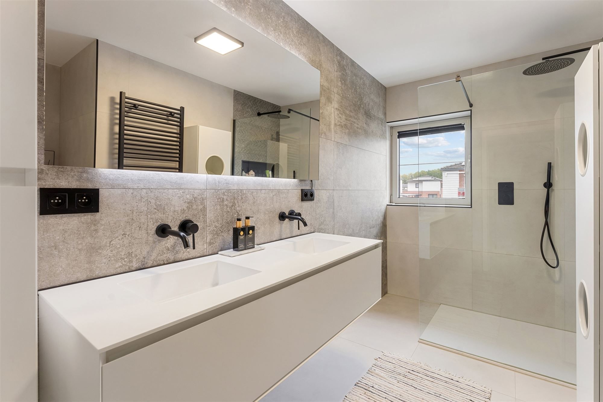 PRACHTIG GERENOVEERDE WONING MET 3 SLAAPKAMERS UITERST RUSTIG GELEGEN IN DE NABIJHEID VAN TESSENDERLO CENTRUM foto 17