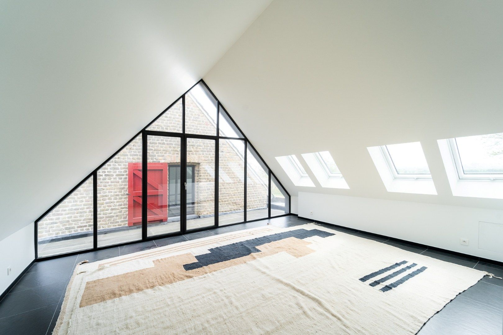 Prachtig gerenoveerde hoeve met panoramisch zicht over de polders foto 23