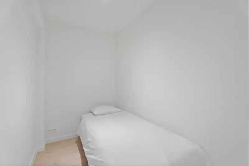 Gerenoveerd 3 slaapkamer, 2 badkamer appartement op de zeedijk in Sint-Idesbald met balkon foto 14