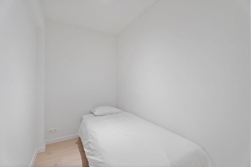 Gerenoveerd 3 slaapkamer, 2 badkamer appartement op de zeedijk in Sint-Idesbald met balkon foto 14