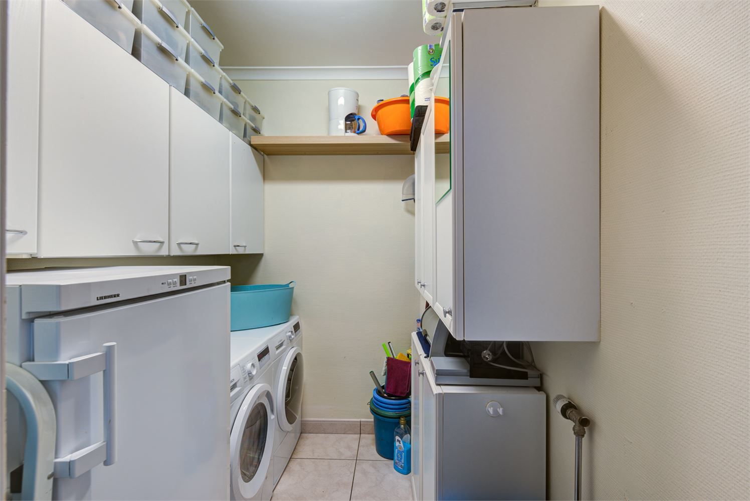 INSTAPKLAAR APPARTEMENT MET 2 SLAAPKAMERS EN GARAGE TE OPGRIMBIE foto 7