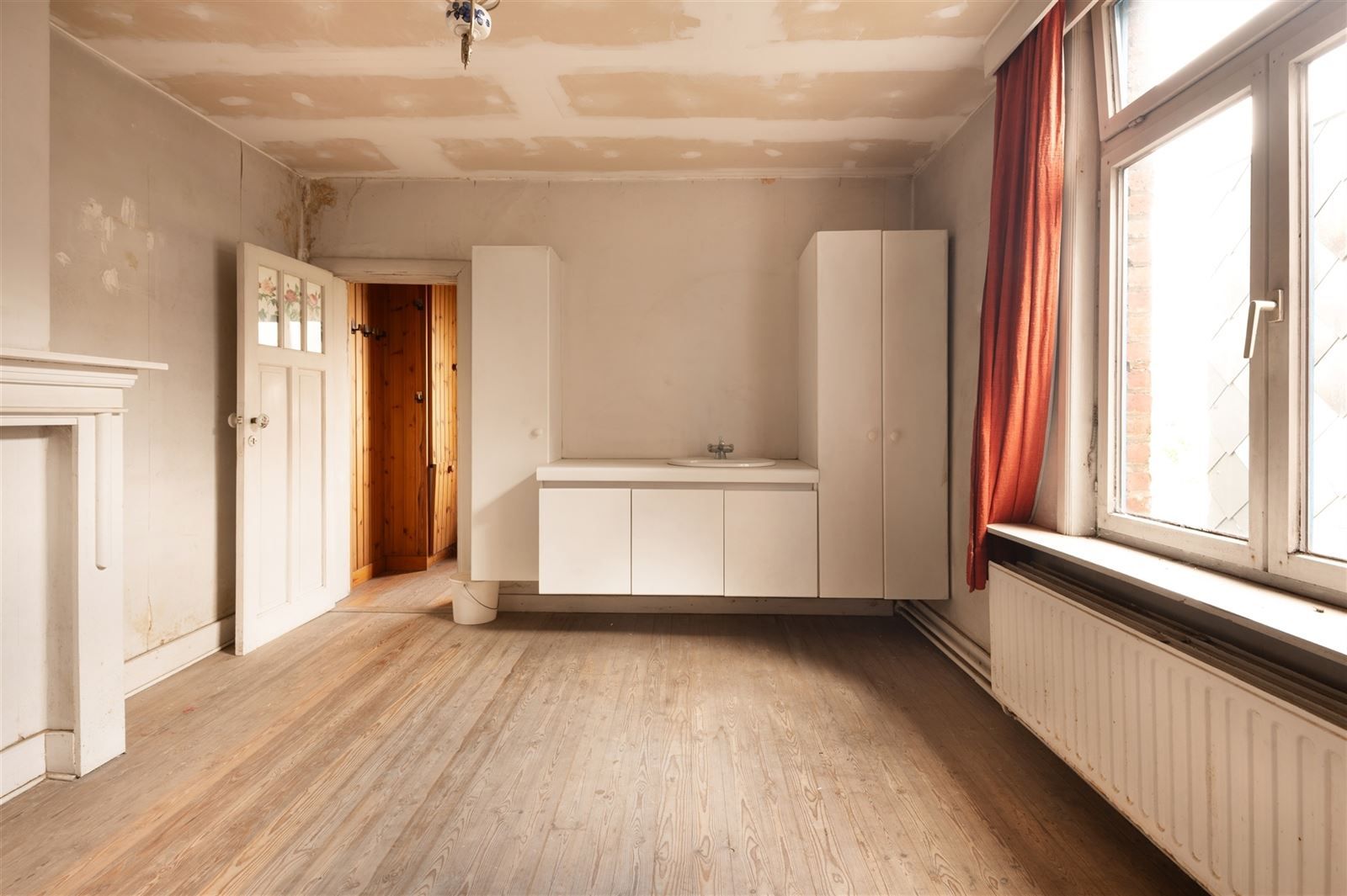 karaktervolle woning met handelsruimte in hartje Zottegem! foto 8