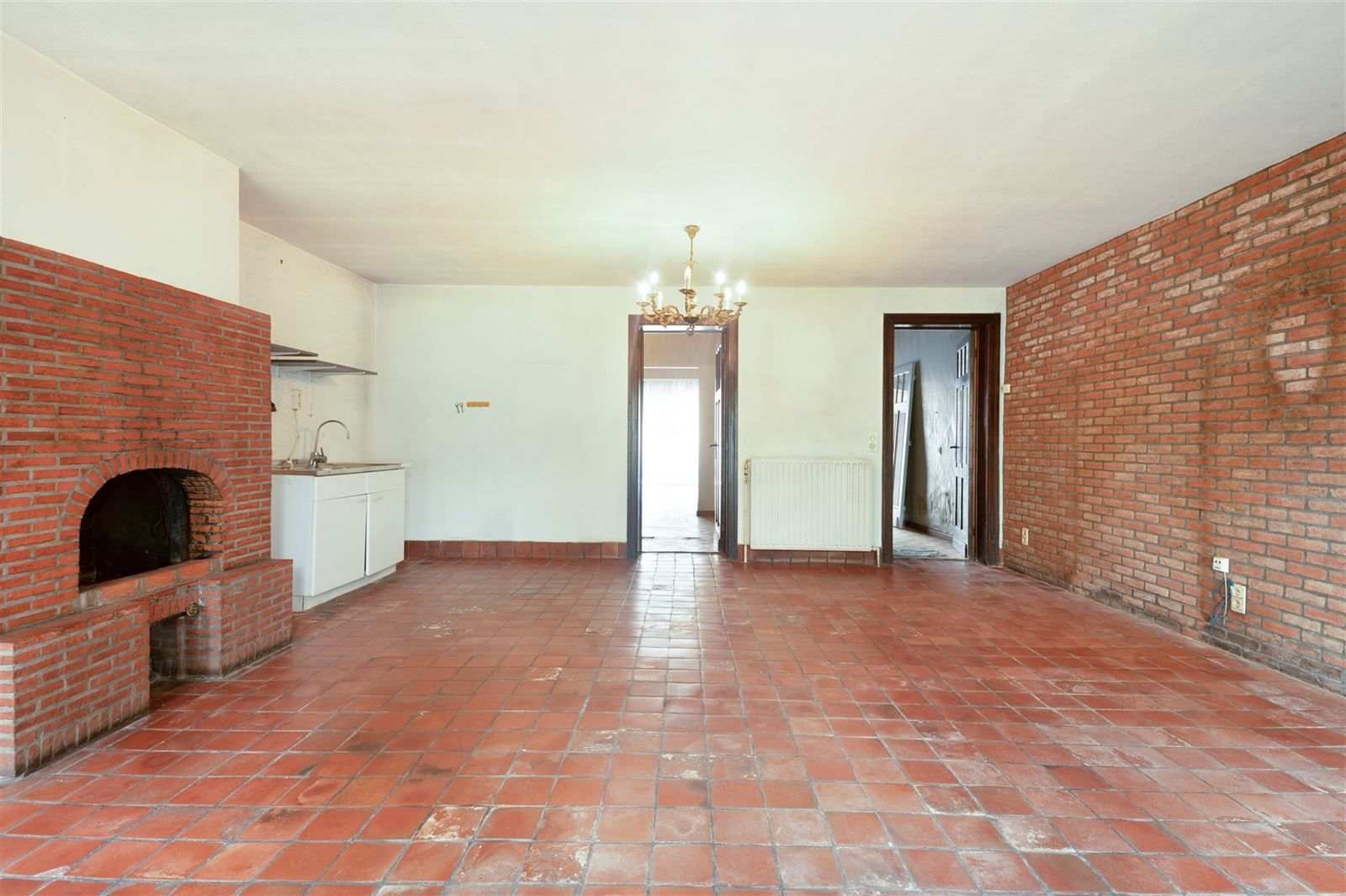 karaktervolle woning met handelsruimte in hartje Zottegem! foto 8