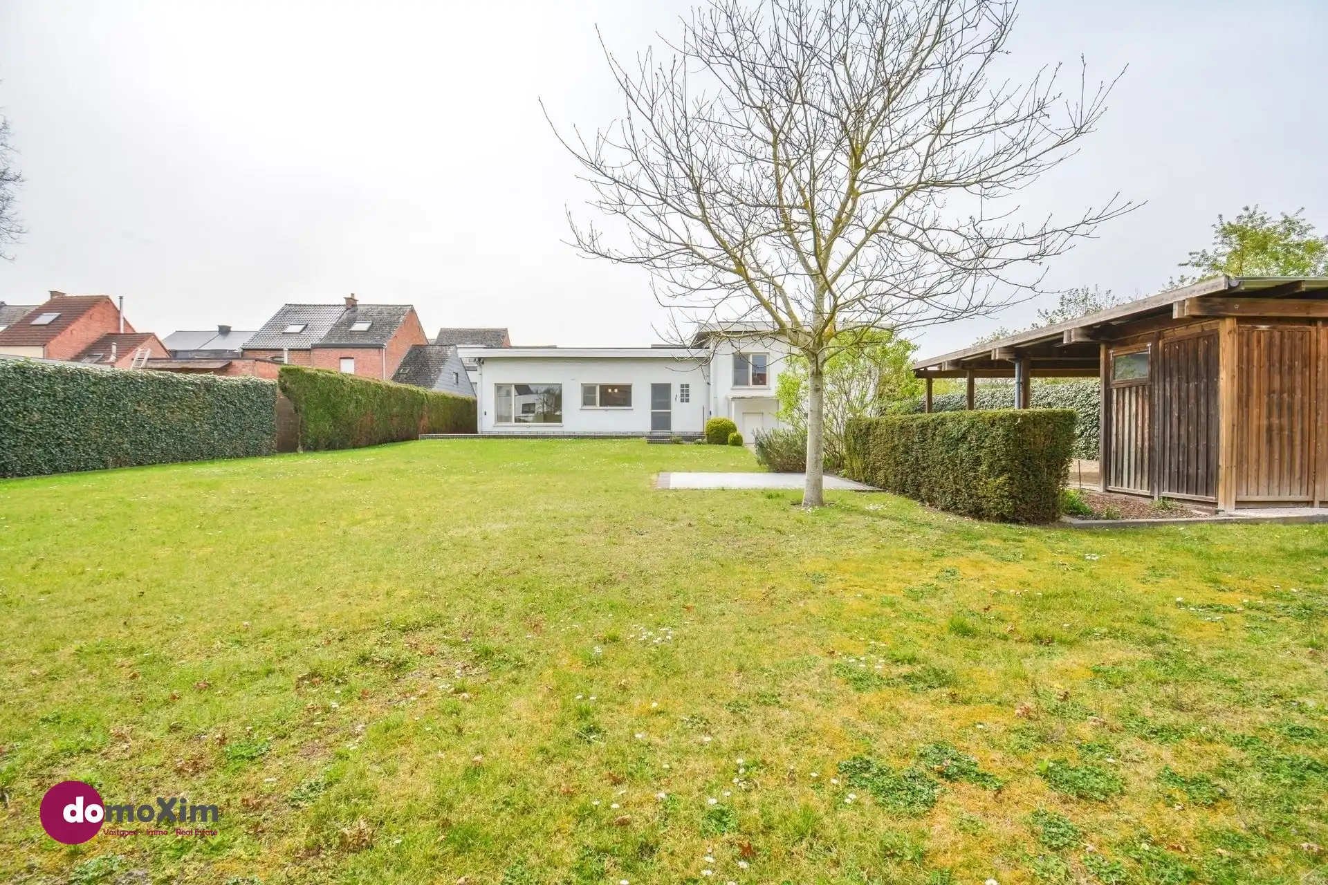 Ruime woning met kantoorruimte in het centrum van Hever foto 28