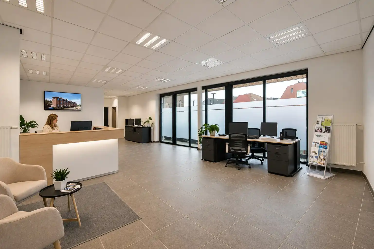 Handelszaak gelegen op een toplocatie in centrum Ruddervoorde! foto 3