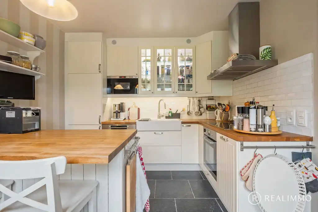 Stijlvolle en tot in de puntjes verzorgde alleenstaande woning met 4 slaapkamers. foto 9