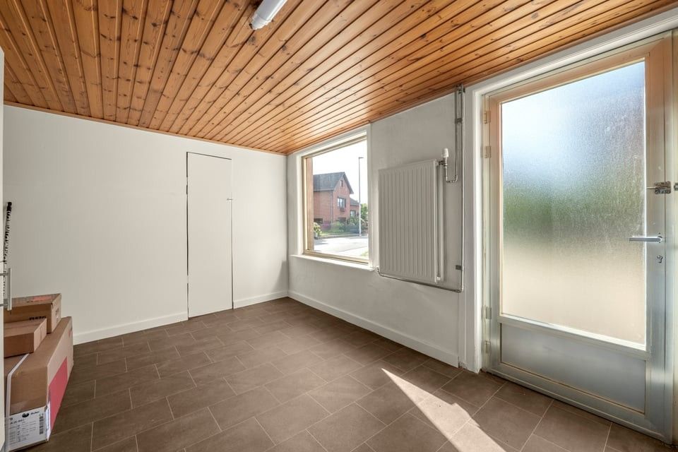 HALFOPEN BEBOUWING MET PARKEERPLAATS IN HET LANDELIJKE VELM foto 20
