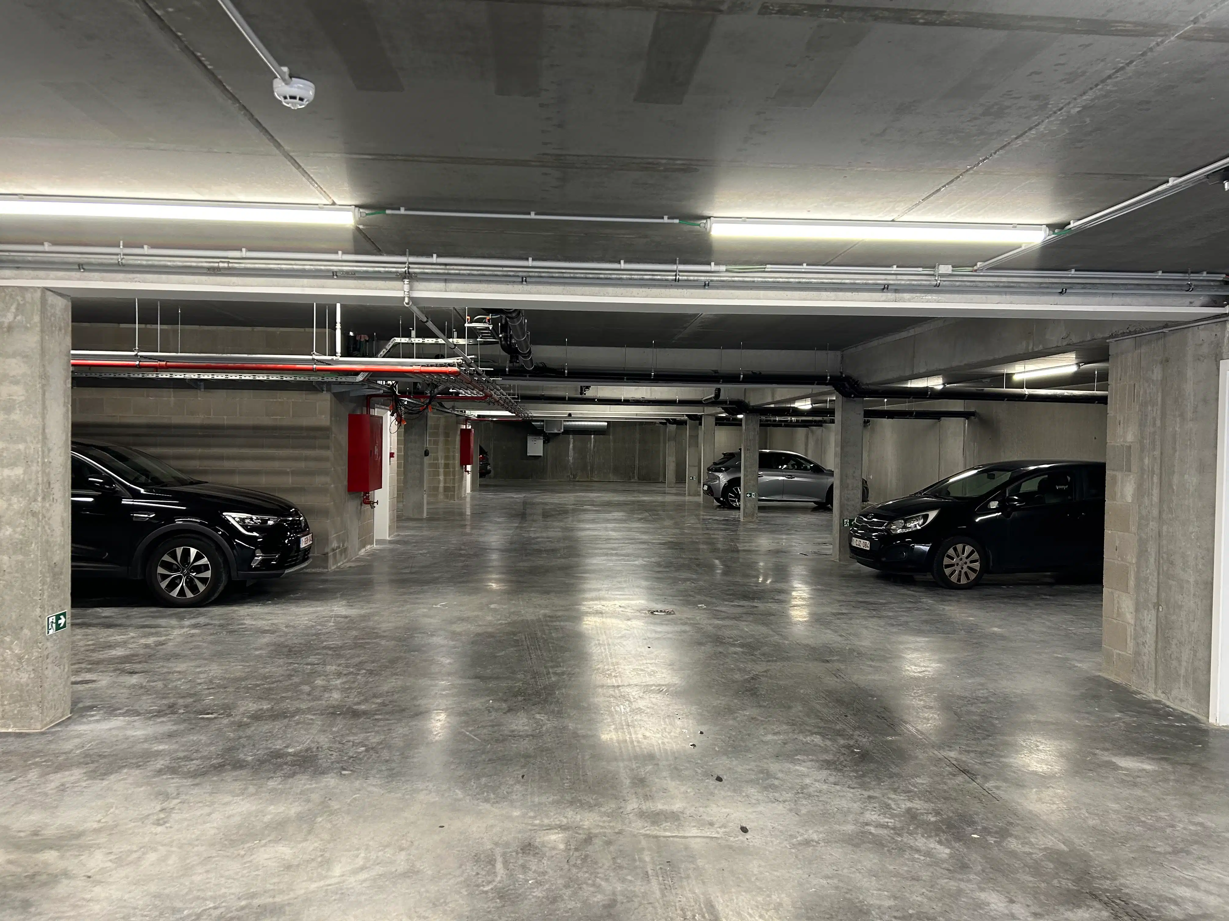 Buiten/binnen parkeerplaatsen te koop te centrum Liedekerke foto 4