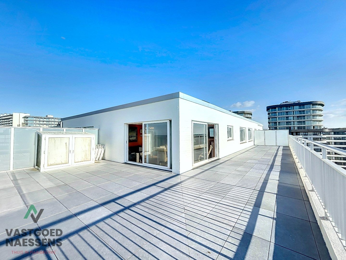 SCHITTERENDE PENTHOUSE - 2 SLPK - RUIM TERRAS - ZEEZICHT - PARKING foto 3
