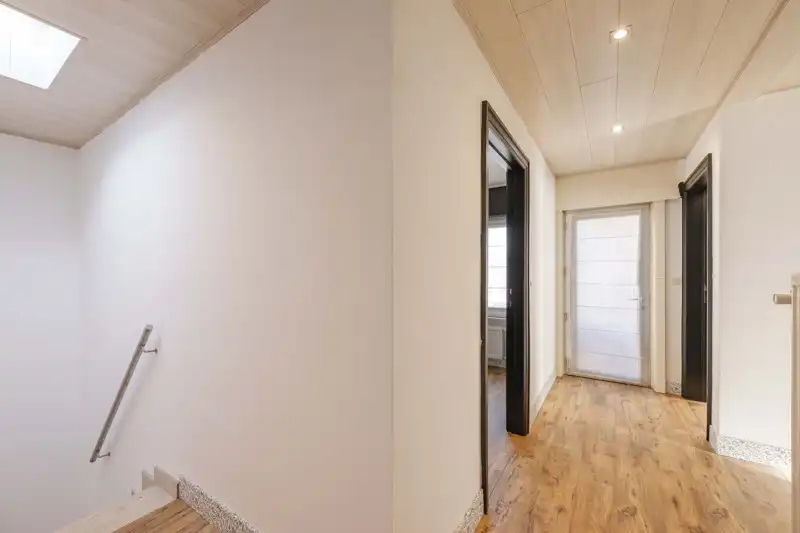 ✨ Instapklaar en vernieuwd appartement met 3 slaapkamers en 2 terrassen in het hart van Wakken! foto 8