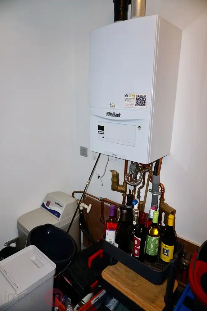 Recent appartement met 2 slaapk, terras en autostaanplaats. foto 13