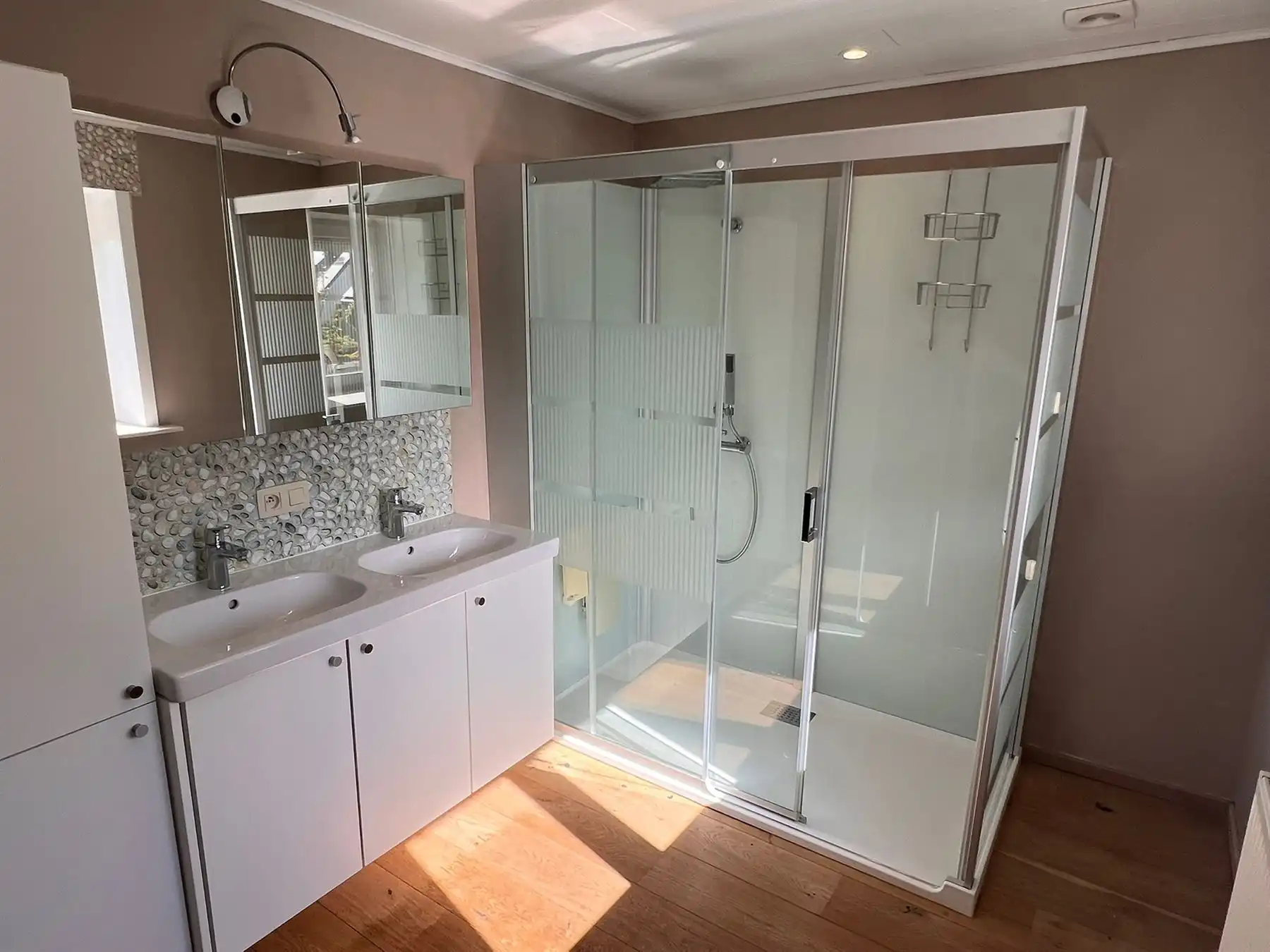 Gerenoveerde woning met 3 slaapkamers en tuin foto 4