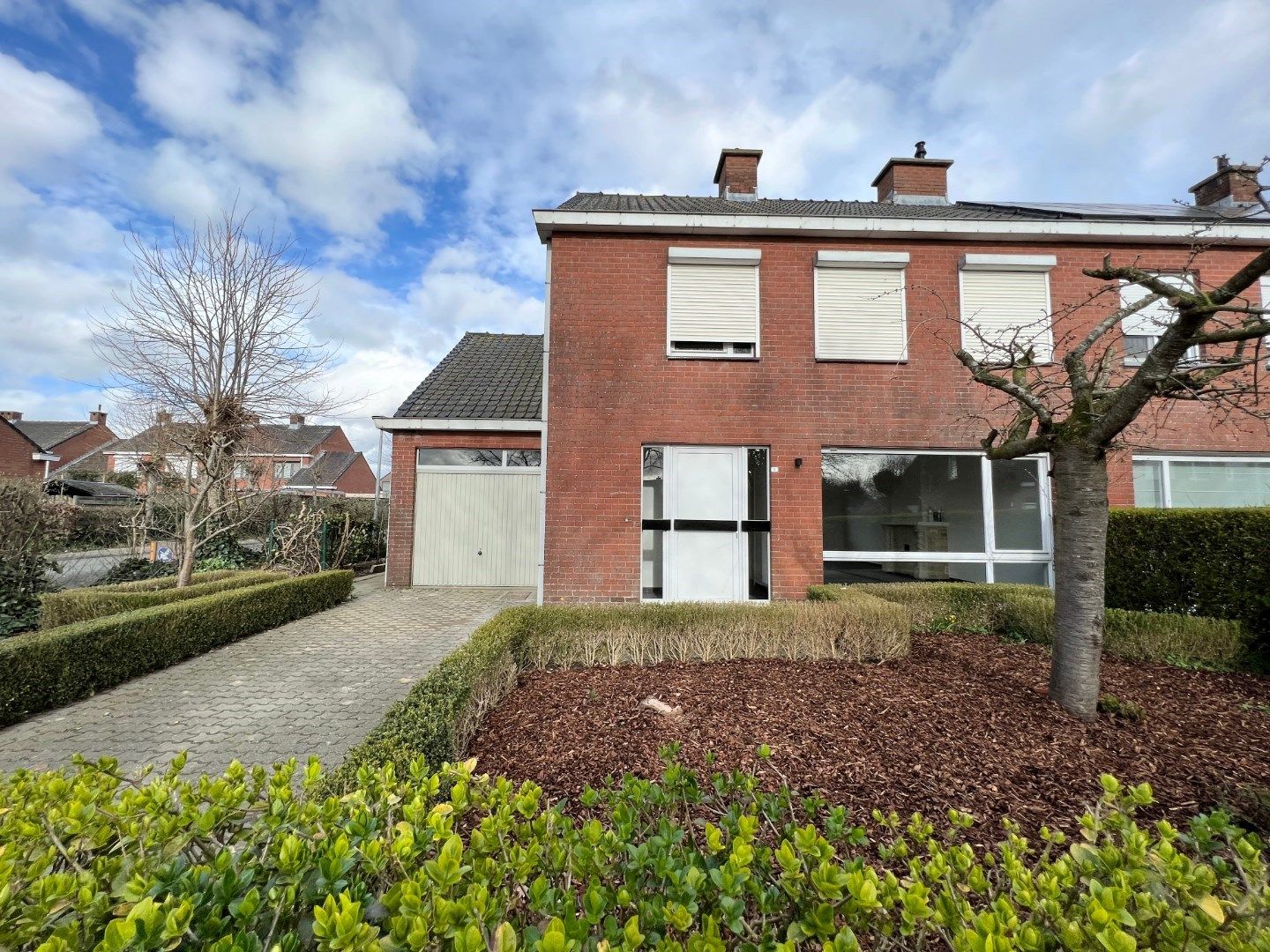 WONING MET 3 SLAAPKAMERS, GARAGE EN TUIN IN LANGEMARK foto 2