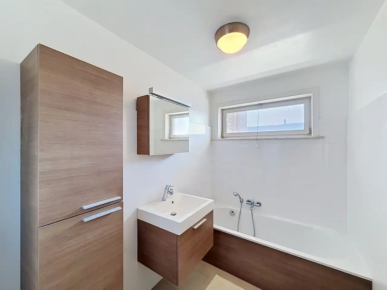 Bijzonder ruim en lichtrijk appartement op een boogscheut van de Zeedijk & Graaf d'Ursellaan foto 20