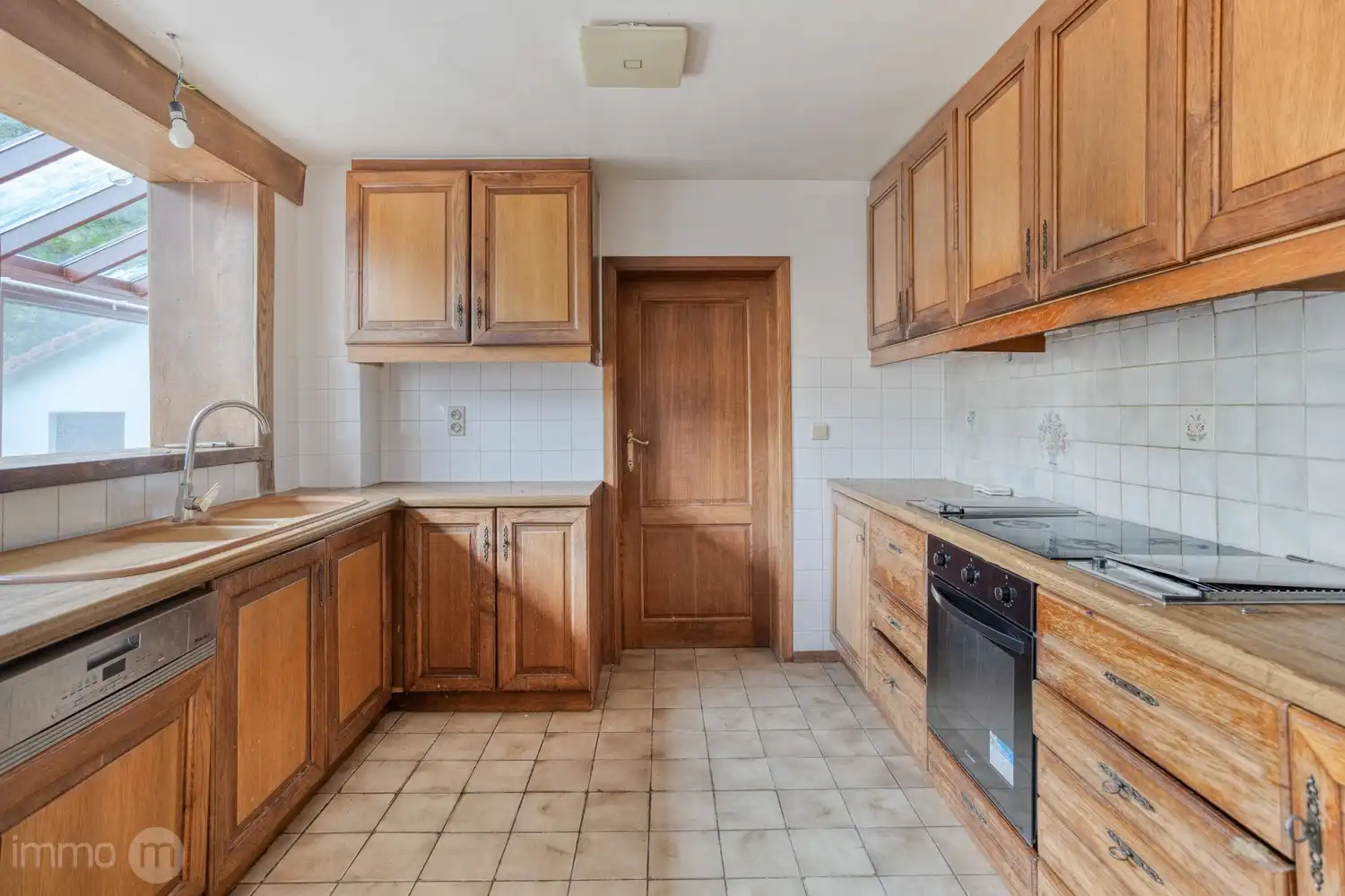 **Ruime rustige eengezinswoning met 5 slaapkamers, tuin, garage en 3 parkeerplaatsen in Huldenberg te koop** foto 9