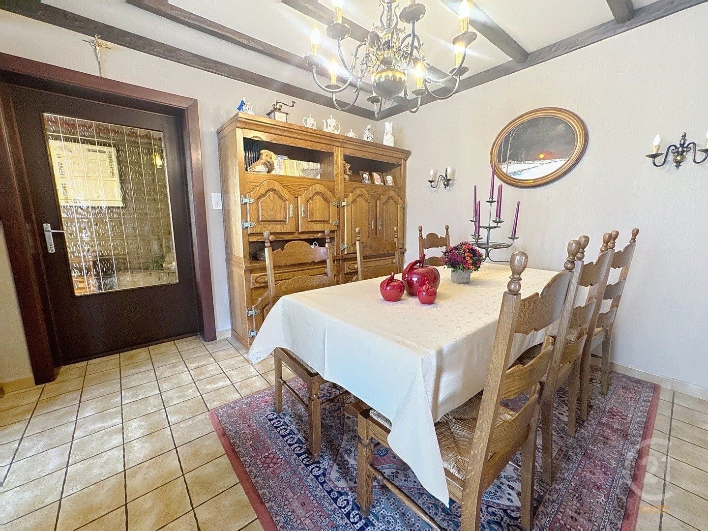 Karaktervolle woning met ruime tuin in het centrum van Leffinge foto 2