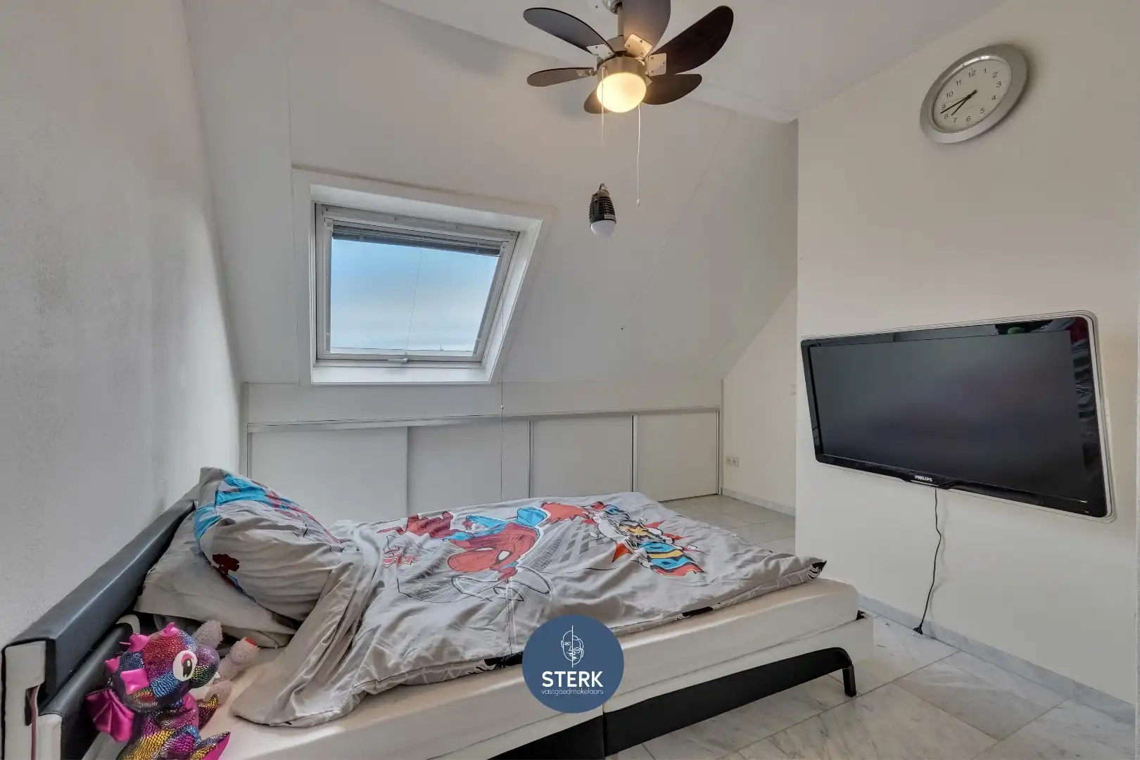 VERHUURD DUPLEX-APPARTEMENT OP EEN GUNSTIGE LOCATIE IN CENTRUM LANAKEN ! foto 13