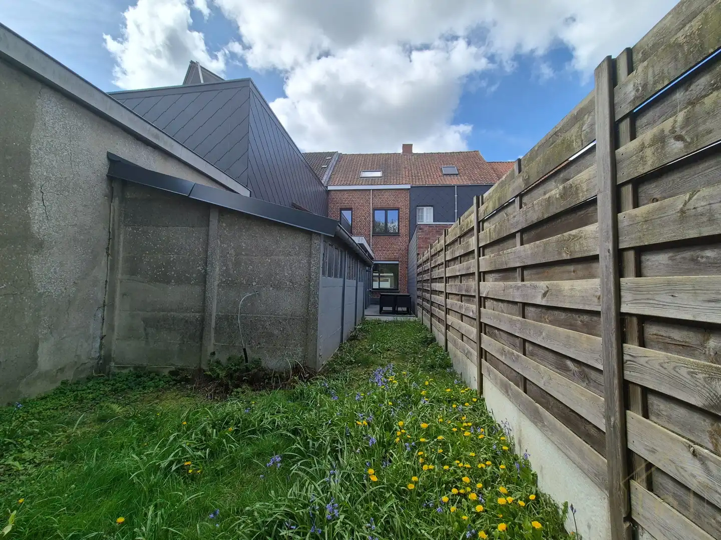 Comfortabele gezinswoning met twee slaapkamers en tuin foto 14