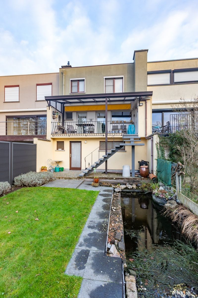 Tot in de puntjes onderhouden woning met 3 slaapkamers, ruime garage en tuin (ENERGIELABEL C). foto 12