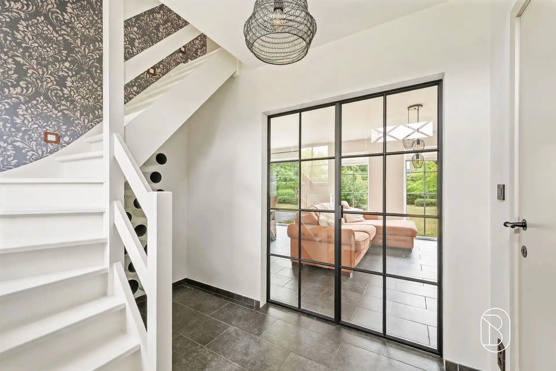 Stijlvolle pastoriewoning op rustige locatie foto 6