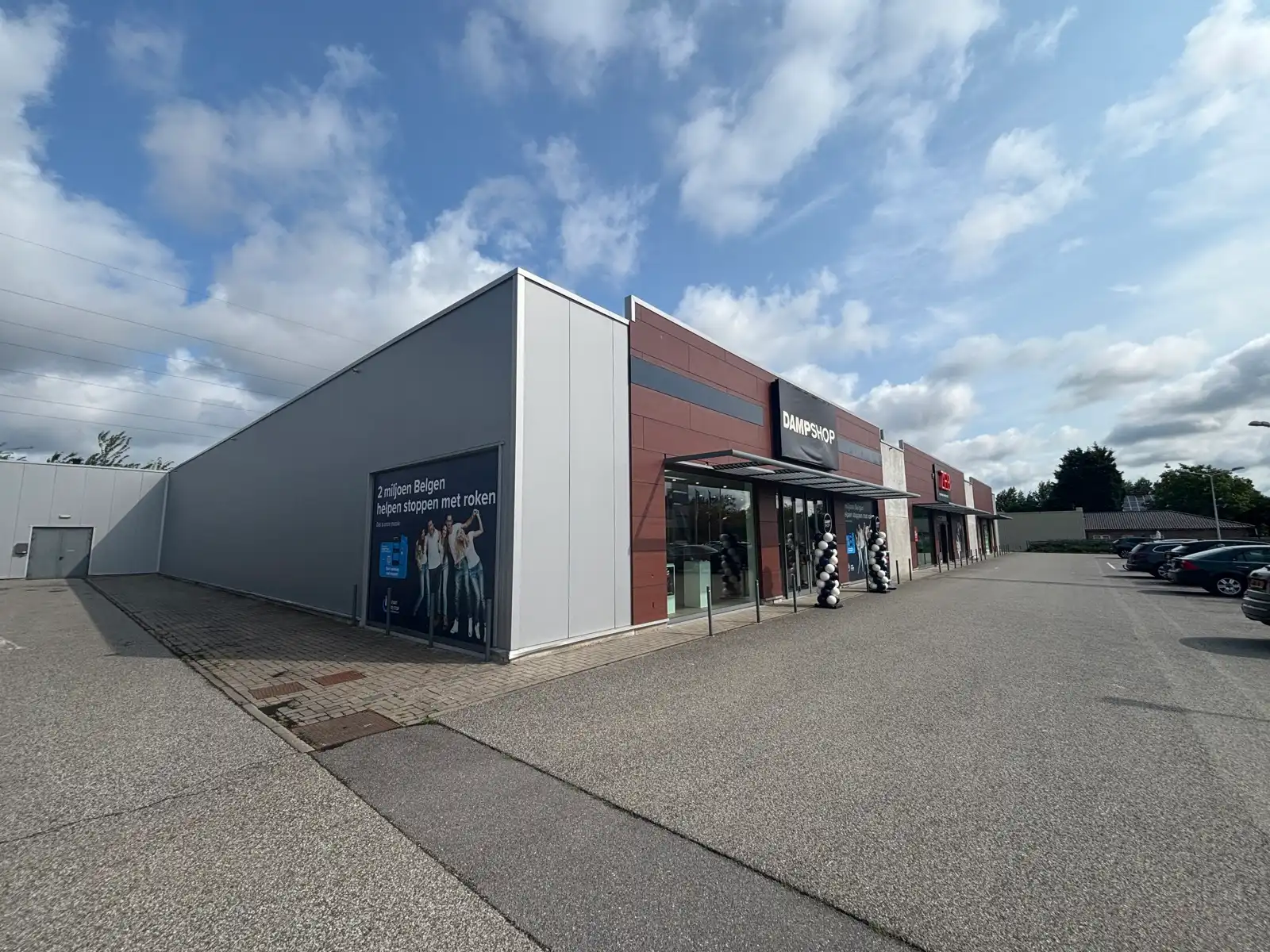 Handelspand (649 m²) in commerciële site Lanaken foto 2