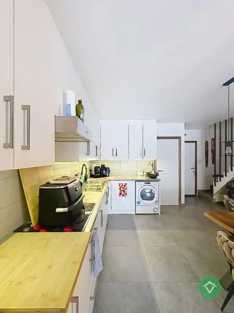 Verrassende rijwoning met 3 slaapkamers en garage te Oostende foto 5