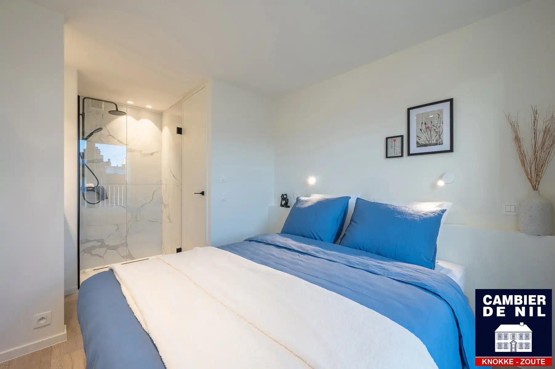 Gerenoveerde penthouse op enkele stappen van het strand foto 9