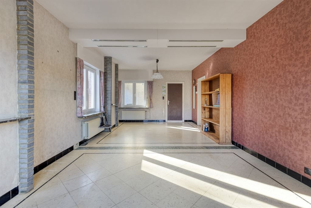 Knappe, te renoveren, woning op een gunstige locatie te Aarschot!  foto 6