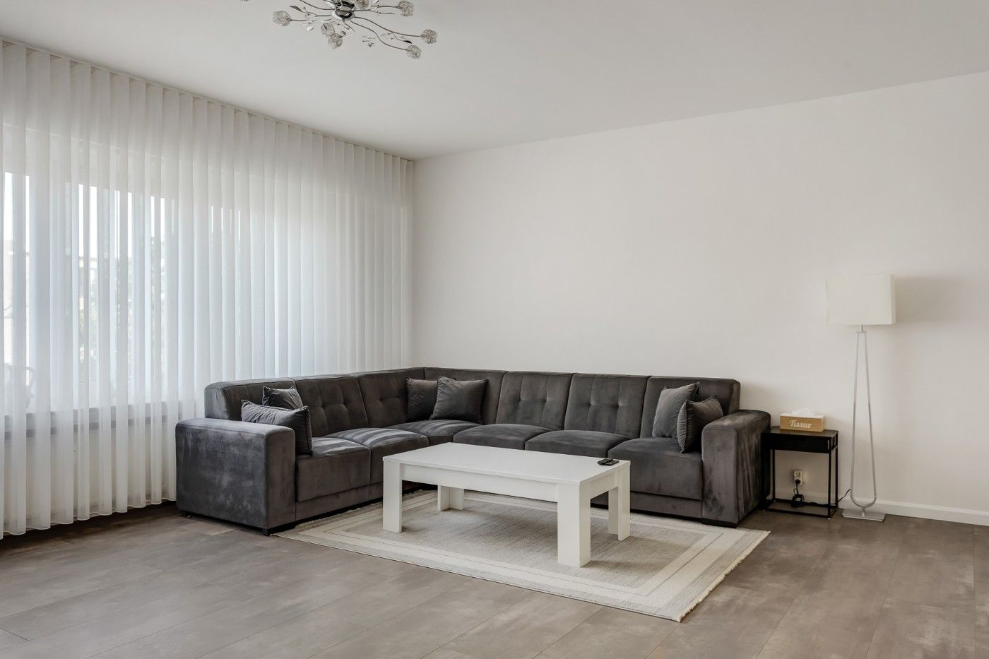 Gerenoveerd app. op 1e verd. met 3 slpk. en garage foto 5