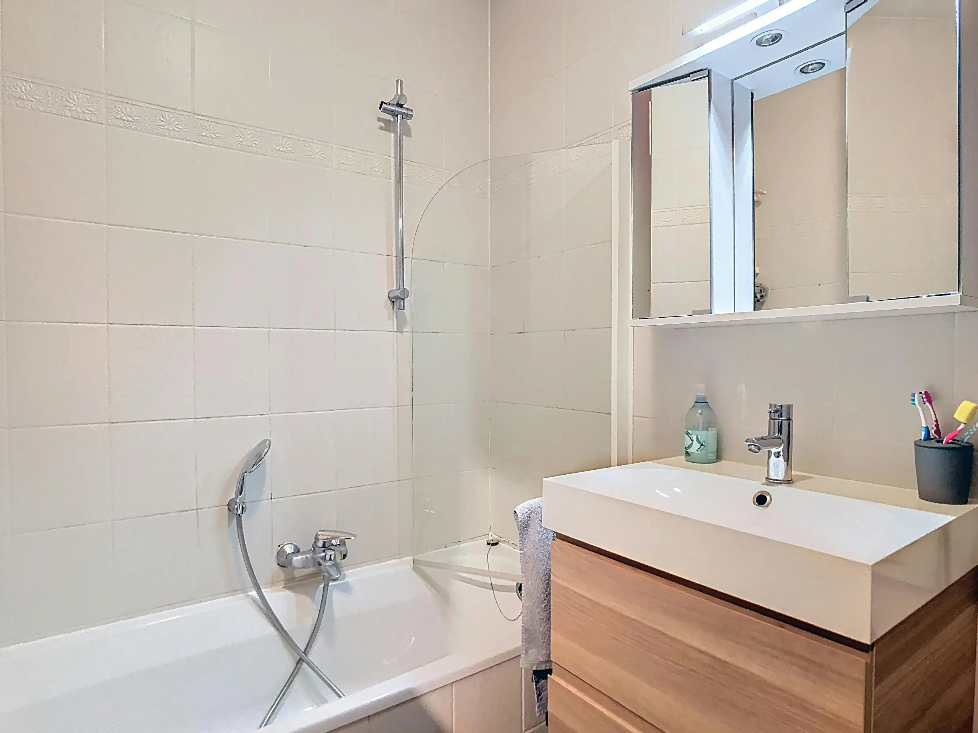 Instapklaar twee slaapkamer appartement te Zwijndrecht foto 9