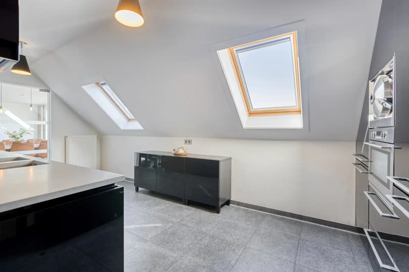 Ruim ingedeeld appartement met zonterrassen in het centrum. foto 18