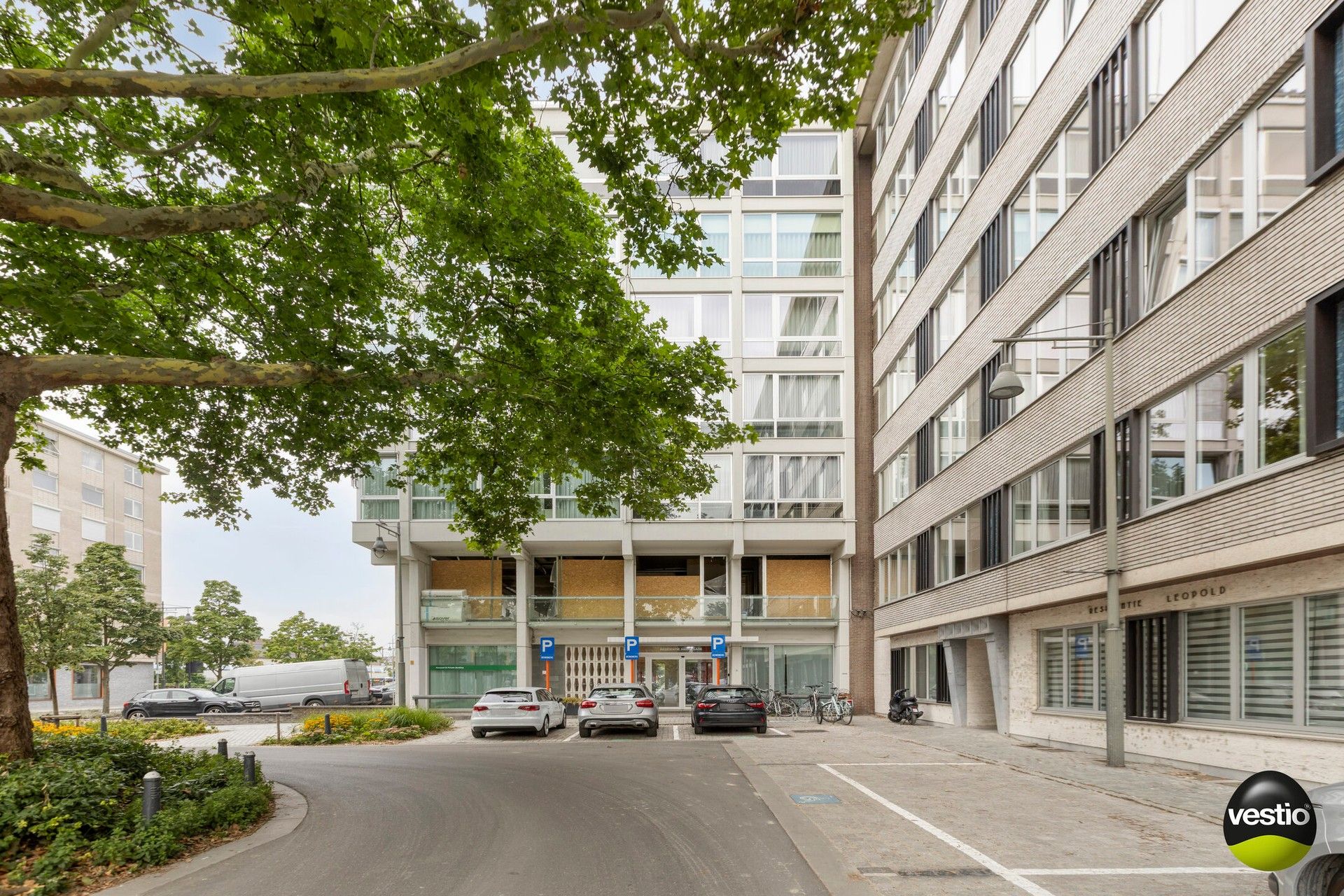 Klassevol, lichtrijk 3 slaapkamer appartement van 145 m² op het Leopoldplein. foto 20