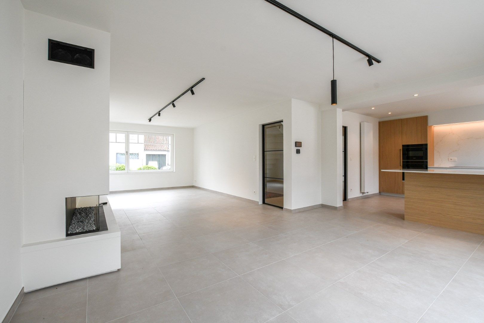 Prachtige gerenoveerde villa in het hart van Lissewege – wonen in stijl en comfort! foto 7