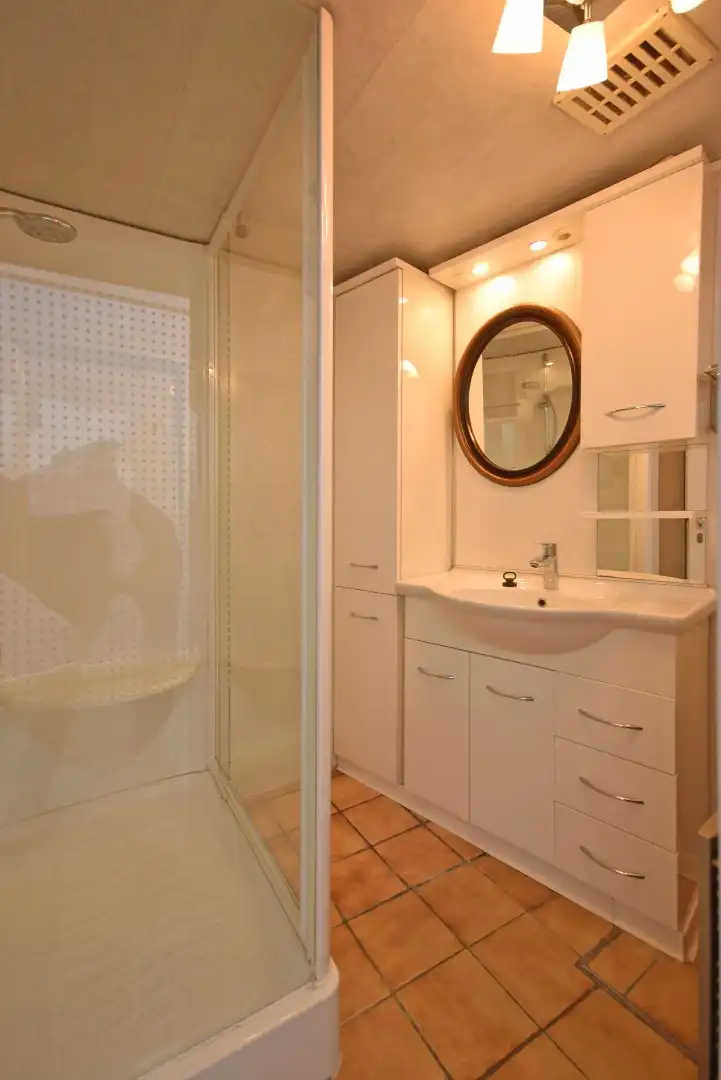 Verzorgde rijwoning in het centrum van Roeselare foto 10