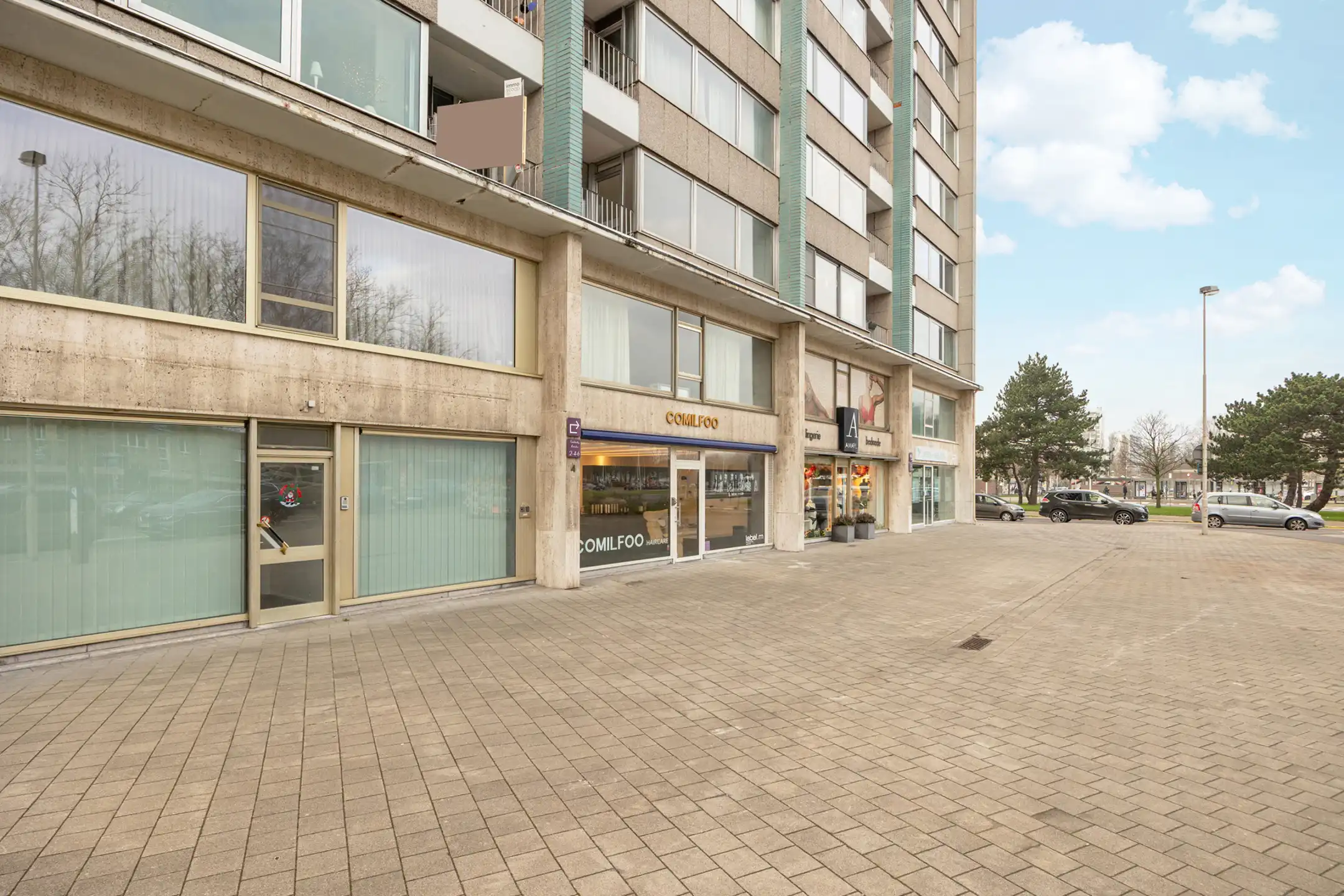 Gelijkvloerse handelszaak te koop in Linkeroever foto 9